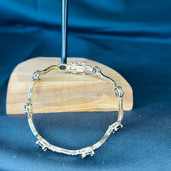 Price Drop- Vintage Genuine Diamonds & lab created sapphire bracelet - Picture 5 of 10